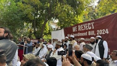 कोर्ट के आदेश के बाद सरकार ने थामा वक्फ कानून कोर्ट के आदेश के बाद सरकार ने थामा वक्फ कानून