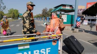 भारत-पाक तनाव के कारण मां से जुदा हुए बच्चे भारत-पाक तनाव के कारण मां से जुदा हुए बच्चे