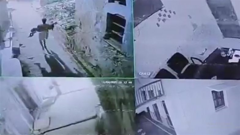 Agra Horror: नाबालिग दलित लड़की को सोते समय अगवा कर मंदिर की दीवार के पीछे किया रेप, सीसीटीवी से हुई आरोपी की पहचान