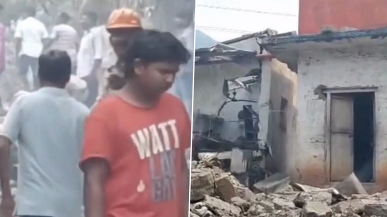 Blast in Anakapalle: आंध्र प्रदेश के अनकापल्ले जिले में बड़ा हादसा, पटाखा फैक्ट्री में विस्फोट, 5 लोगों की मौत; 7 जख्मी (Watch Video)