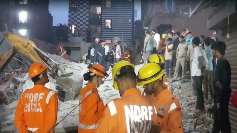 Delhi Building Collapse: दिल्ली में बड़ा हादसा, दयालपुर क्षेत्र में 4 मंजिला इमारत गिरी, दर्जनों लोग मलबे में दबे