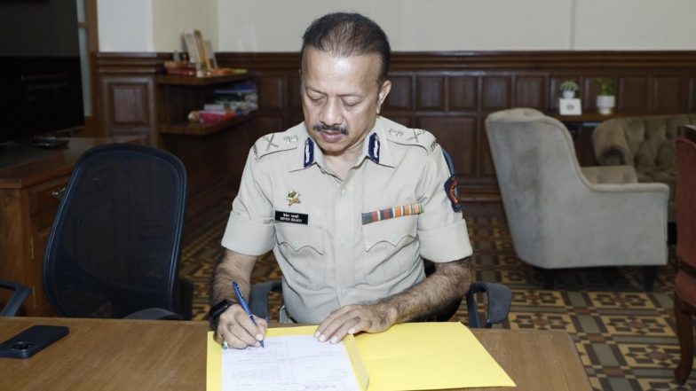 Deven Bharti: बीएमसी चुनाव से पहले देवेन भारती को मिली बड़ी जिम्मेदारी, बने मुंबई के नए पुलिस कमिश्नर, जानें 1994 बैच के IPS अधिकारी की पूरी डिटेल