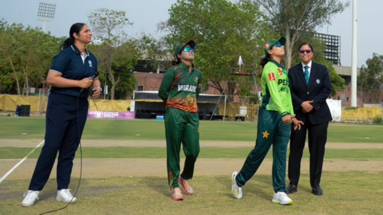 BAN-W vs PAK-W ICC Women's World Cup Qualifier 2025 Live Toss & Scorecard: बांग्लादेश महिला टीम ने टॉस जीतकर किया बल्लेबाजी का फैसला, पाकिस्तान करेगी पहले गेंदबाजी, यहां देखिए प्लेइंग इलेवन और लाइव स्कोरकार्ड