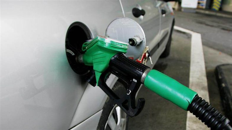 What is &lsquo;No Fuel to Old Car&rsquo; Policy: दिल्ली में अब पुराने वाहनों को नहीं मिलेगा पेट्रोल-डीजल, ANPR कैमरे से होगी निगरानी; सरकार लाने जा रही 'नो फ्यूल टू ओल्ड कार' पॉलिसी (Watch Video)