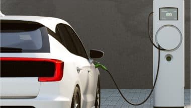 Gujarat Electric Vehicle Tax Rebate: गुजरात में इलेक्ट्रिक वाहनों पर 5% टैक्स की छूट, सस्ती होंगी EV बाइक और कारें