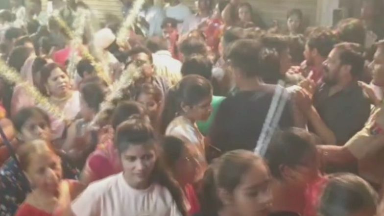 Bentmar Gangaur Mela 2025: कुंवारों लड़कों पर भाभियां बरसाती हैं लाठी, तब होती है उनकी शादी...जानें जोधपुर के इस अनोखे मेले की अनूठी परंपरा (Watch Video)