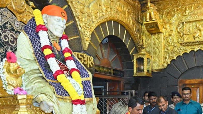 Shirdi Sai Baba Temple Donation: रामनवमी पर शिरडी साईं बाबा मंदिर में उमड़ी आस्था की लहर, भक्तों ने किया दिल खोलकर दान; ₹4.26 करोड़ का मिला चढ़ावा (Watch Video)