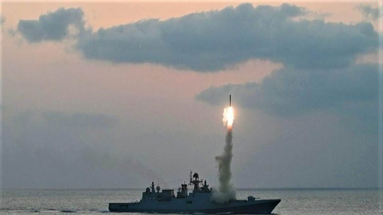Israel-Gaza conflict: गाज़ा के लिए राहत सामग्री लेकर निकलीं ग्रेटा थनबर्ग और रीमा हसन, इज़रायली नौसेना ने जहाज को रोका, मानवीय प्रयासों पर फिर उठा सवाल