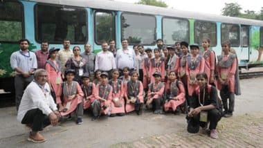 Vistadome Train Service Special: रोमांच के हैं शौकीन, तो देश में पहली बार यूपी के जंगलों में शुरू हो चुकी है विस्टाडोम ट्रेन सेवा