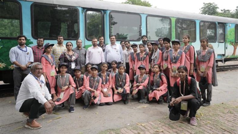Vistadome Train Service Special: रोमांच के हैं शौकीन, तो देश में पहली बार यूपी के जंगलों में शुरू हो चुकी है विस्टाडोम ट्रेन सेवा