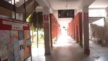 Chandigarh Air Strike Alert: 'बालकनी या छत पर न जाएं लोग': पंजाब और चंडीगढ़ में एयर अलर्ट, एयरफोर्स स्टेशन से मिली हवाई हमले की चेतावनी (Watch Video)