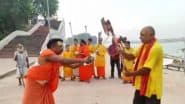 Prayagraj News: प्रयागराज के संतों ने युद्धाभ्यास कर पाकिस्तान को दी चुनौती, पहलगाम हमले का बदला लेने की कही बात; सामने आया VIDEO