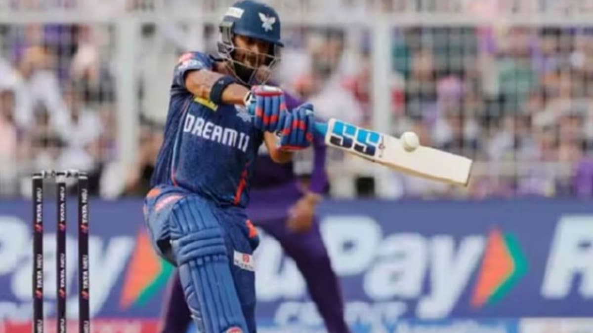 LSG vs RCB Dream11 Team Prediction: लखनऊ सुपर जायंट्स बनाम रॉयल चैलेंजर्स बेंगलुरु TATA IPL 2025 मैच से पहले जानिए कैसे बनाएं बेस्ट ड्रीम11 फैंटेसी प्लेइंग इलेवन