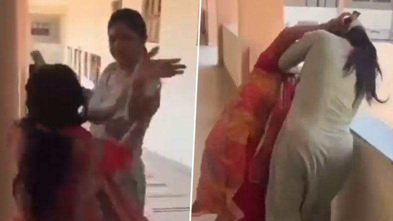 Principal & Librarian Fight: एमपी के एकलव्य स्कूल में प्रिंसिपल और लाइब्रेरियन के बीच हाथापाई, एक दूसरे के बाल खिंचने का वीडियो वायरल