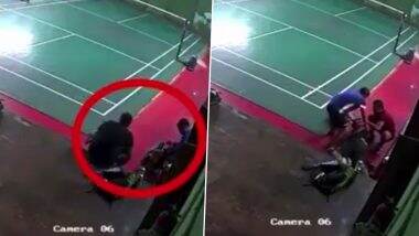 Raipur Sudden Death Video: बैडमिंटन कोर्ट में खेलने के बाद बैठा शख्स अचानक गिरा नीचे, CCTV में कैद हुई घटना, रायपुर का वीडियो आया सामने Raipur Sudden Death Video: बैडमिंटन कोर्ट में खेलने के बाद बैठा शख्स अचानक गिरा नीचे, CCTV में कैद हुई घटना, रायपुर का वीडियो आया सामने