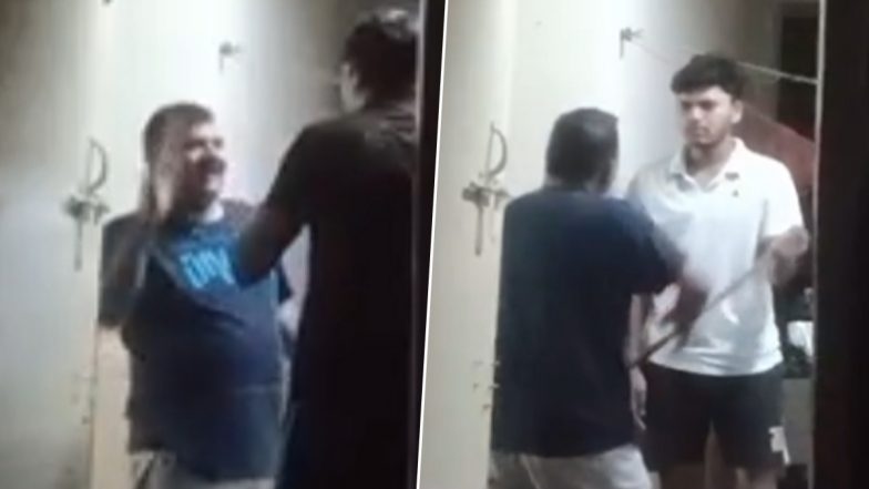Meerut: चौधरी चरण सिंह विश्वविद्यालय के केपी हॉस्टल में नाईट निरीक्षण के दौरान वार्डन ने छात्रों की पिटाई की, विरोध प्रदर्शन (देखें वीडियो)