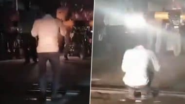 Viral Video: लखीमपुर खीरी में रेल फाटक हो रहा था बंद, फिर भी जबरन घुसा ई रिक्शा चालक, रेलवे स्टाफ ने दी ऐसी सजा, जिंदगी भर रहेगी याद