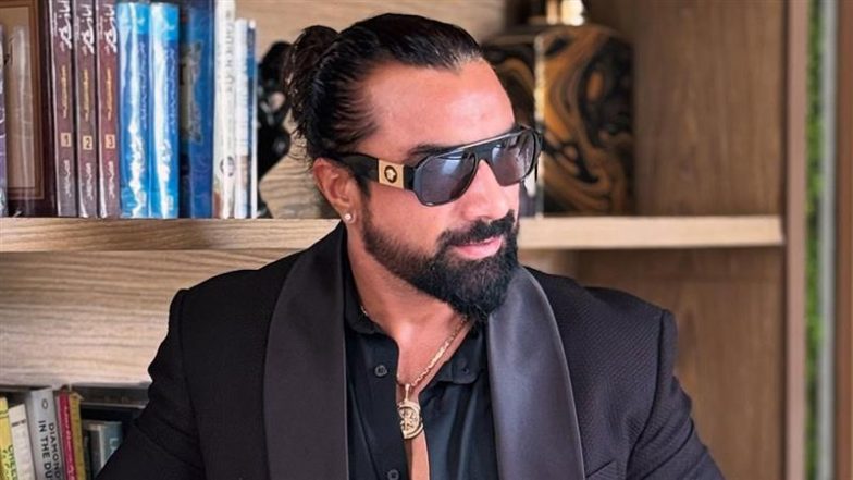 Ajaz Khan Missing After FIR: अभिनेत्री से रेप के आरोपों के बाद एजाज खान से संपर्क नहीं कर पा रही पुलिस, फोन स्विच्ड ऑफ