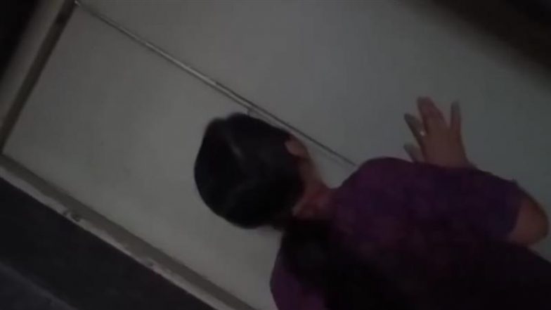 VIDEO: ग्रेटर नोएडा के फ्यूजन होम्स सोसाइटी की लिफ्ट में फंसी बच्ची, 10 मिनट तक गूंजती रही चीखें; कड़ी मशक्कत के बाद निकाला गया बाहर
