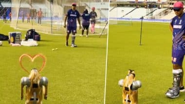 IPL 2025 Robot Dog Champak Performs Namaste: ईडन गार्डन्स में रोबोट डॉग 'चंपक' ने राजस्थान रॉयल्स के कोच राहुल द्रविड़ को किया नमस्ते, देखें वायरल वीडियो