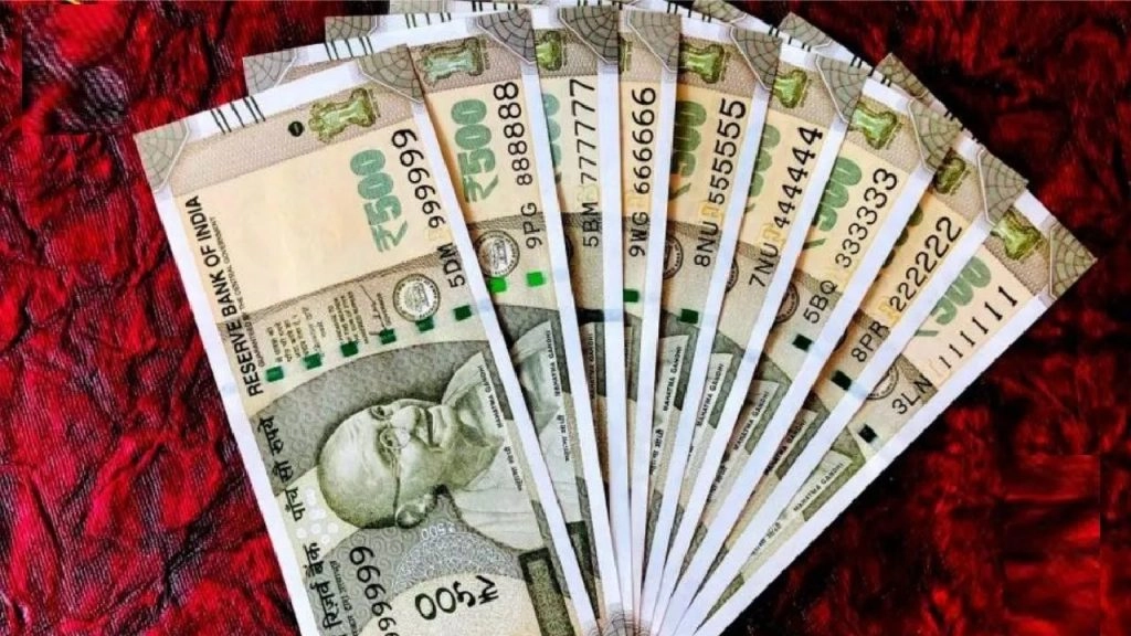 बरेली में विधवा पेंशन घोटाला सामने आया है. जहांपर महिलाओं ने पति के जिंदा रहते हुए पेंशन ली.