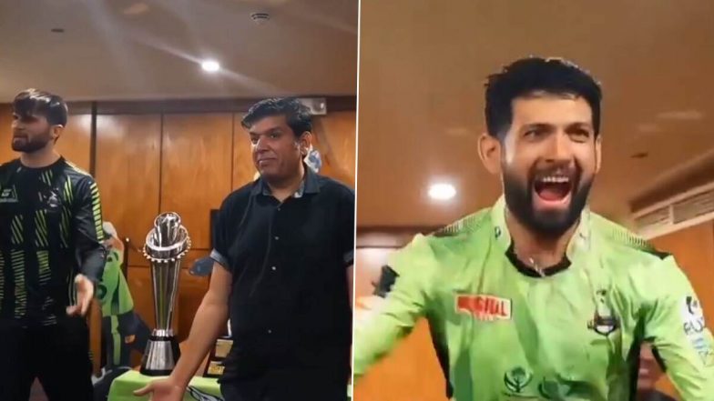 Lahore Qalandars Players Celebration Video: 'सबके लिए iPhone है' &ndash; शाहीद अफरीदी के ऐलान पर ड्रेसिंग रूम में झूमे लाहौर कलंदर्स के खिलाड़ी, फैंस ने किया ट्रोल, देखें वायरल वीडियो
