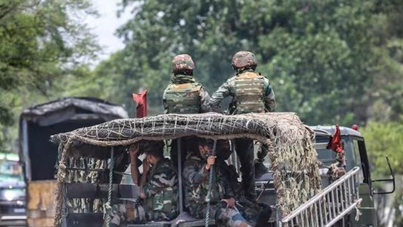 Manipur Security Operation: मणिपुर में सुरक्षा बलों की बड़ी कार्रवाई; हथियार, ड्रग्स बरामद के साथ कई उग्रवादी गिरफ्तार