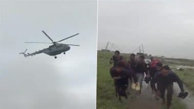 Arunachal Pradesh: निचली दिबांग घाटी में बाढ़ग्रस्त बोमजीर नदी के बीच फंसे 14 लोगों को भारतीय वायु सेना ने बचाया (देखें वीडियो)