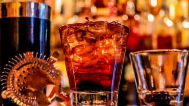 Maharashtra Liquor Price Hike: अब शराब खरीदने के लिए करनी होगी जेब ज्यादा ढ़ीली! महाराष्ट्र में हुई महंगी, देसी और विदेशी ब्रांड में भारी बढ़ोतरी