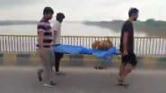 VIDEO: शर्मनाक! मां के शव को स्ट्रेचर पर खींचता रहा बेटा, VIP गाड़ी के लिए खुला रहा पुल, हमीरपुर का वीडियो आया सामने