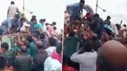 Looted the Chickens: छत्तीसगढ़ के बेमेतरा में पलटा मुर्गियों से भरा वाहन, लोग ड्राइवर की मदद करना छोड़ लूट में भिड़े, वीडियो आया सामने (Watch Video)