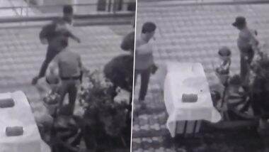 Pune Shocker: काम से निकालने के गुस्से में शख्स ने किया सिक्योरिटी गार्ड पर चाकू से हमला, फिर सिर पर ईंट मारी, चिंचवड का वीडियो आया सामने;VIDEO Pune Shocker: काम से निकालने के गुस्से में शख्स ने किया सिक्योरिटी गार्ड पर चाकू से हमला, फिर सिर पर ईंट मारी, चिंचवड का वीडियो आया सामने;VIDEO