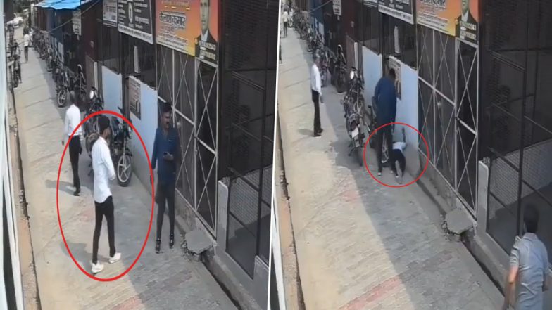 Death Caught on Camera in Lucknow: कोर्ट परिसर में खड़े-खड़े अचानक हार्ट अटैक से 25 वर्षीय वकील की मौत, देखें वीडियो