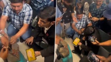 Flight Passengers Got Angry: खराब खाना देने पर भड़का पैसेंजर्स का गुस्सा, स्पाइसजेट के मैनेजर को खिलाया लोगों ने इन फ्लाइट मील, पुणे एयरपोर्ट का वीडियो आया सामने (Watch Video)