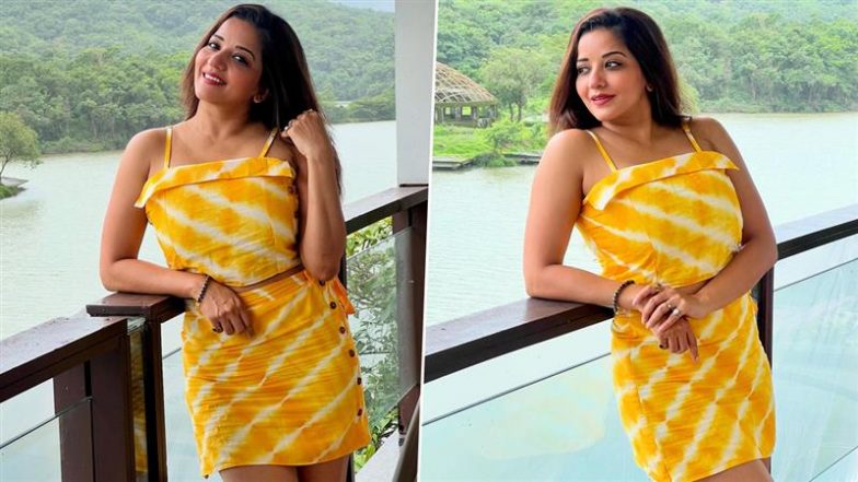 येलो प्रिंटेड मिनी ड्रेस में Monalisa का चिल मोड ऑन, खूबसूरत वादियों के बीच शेयर कीं तस्वीरें (View Pics)