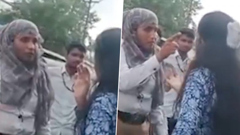 Latur Shocker: महिला ट्रैफिक पुलिस ने खोया आपा, युवती को जड़ दिया थप्पड़, ट्रिपल सीट बैठकर आने की लड़कियों को दी सजा, लातूर का वीडियो आया सामने;VIDEO
