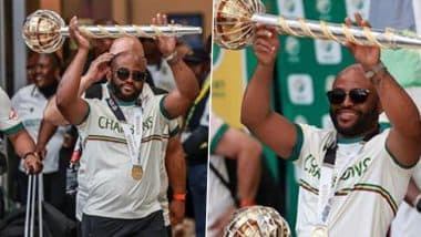South Africa Team Grand Welcome After WTC 2025: आईसीसी वर्ल्ड टेस्ट चैंपियनशिप 2025 जीतने के बाद जोहान्सबर्ग एयरपोर्ट पर साउथ अफ्रीका टीम का हुआ भव्य स्वागत, फैन्स ने बांधे तारीफों के पुल, VIDEO
