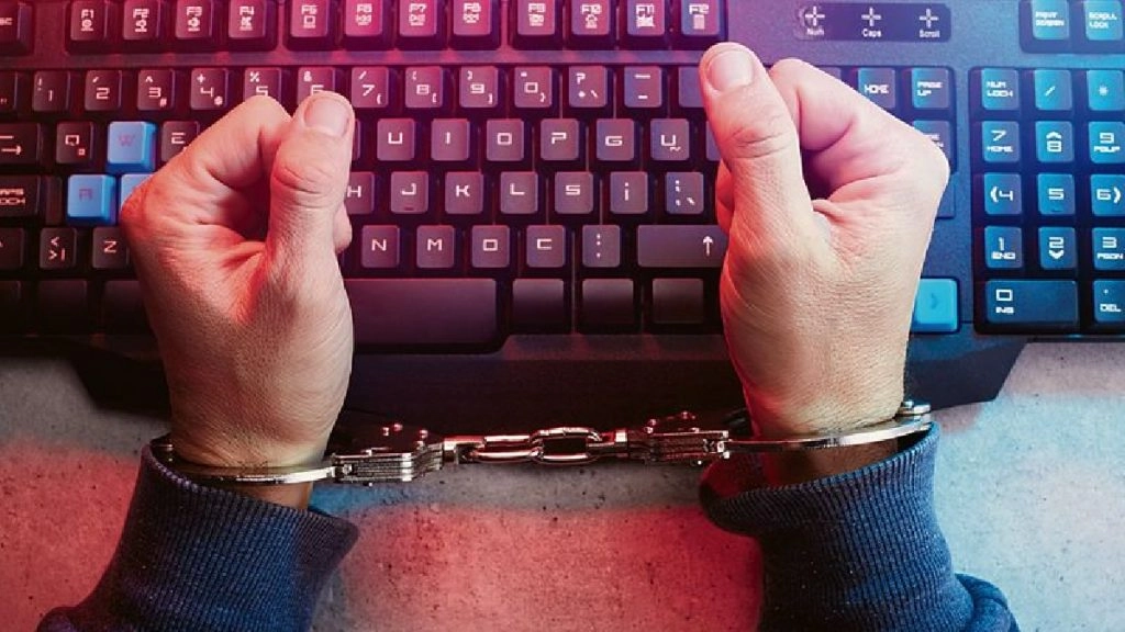 पैन-इंडिया साइबर फ्रॉड नेटवर्क का भंडाफोड़, आरबीएल बैंक अधिकारी समेत 5 गिरफ्तार