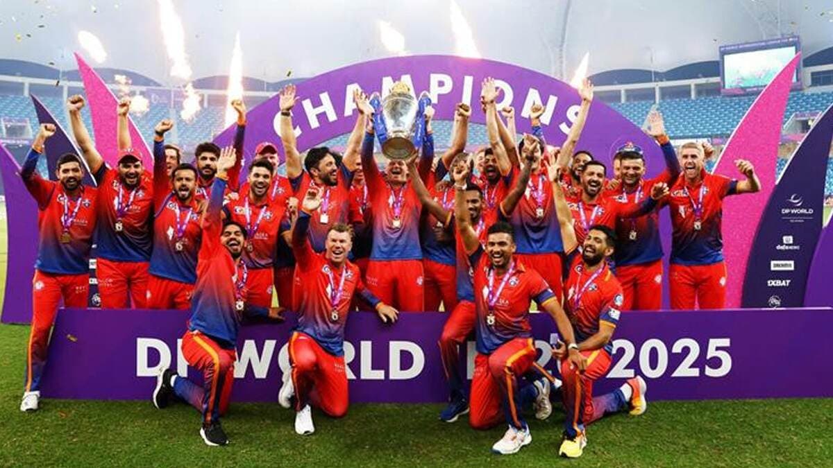 ILT20 Cut Team Salary Caps: इंटरनेशनल लीग टी20 ने साउथ अफ्रीका की लीग से टकराव टालने के लिए टीमों की सैलरी कैप 20% घटाई- रिपोर्ट ILT20 Cut Team Salary Caps: इंटरनेशनल लीग टी20 ने साउथ अफ्रीका की लीग से टकराव टालने के लिए टीमों की सैलरी कैप 20% घटाई- रिपोर्ट