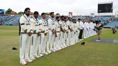 Why India, England Team Waering Black Armbands? भारत और इंग्लैंड के खिलाड़ियों ने दी पूर्व भारतीय क्रिकेटर दिलीप दोषी को श्रद्धांजलि, बांधे काली पट्टी, मैदान पर रखा गया दो मिनट का मौन