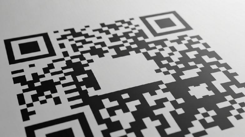 QR कोड कैसे काम करता है? जानिए कैसे एक छोटे से बॉक्स में छिप जाती है पूरी जानकारी
