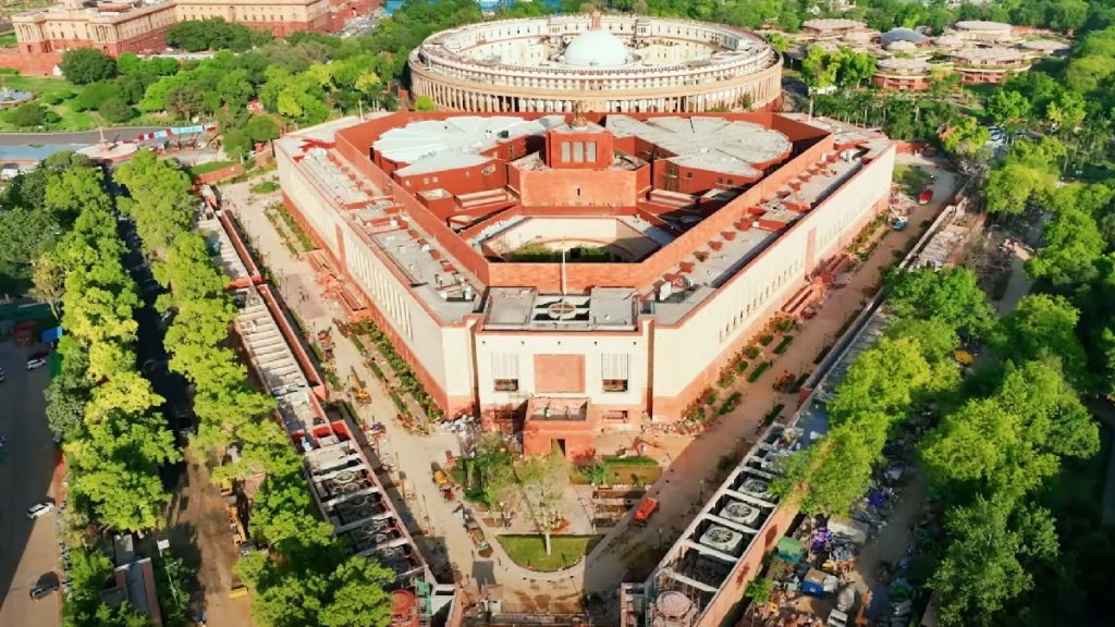 संसद के शीतकालीन सत्र में 13 महत्वपूर्ण बिलों पर होगी चर्चा, शिक्षा और कर सुधारों पर रहेगा जोर