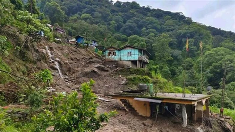 उत्तर-पूर्व में बाढ़ और बारिश से तबाही, अब तक 30 से अधिक की मौत; लैंडस्लाइड से बिगड़े हालात
