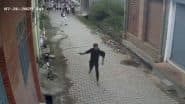 Viral Video: रामपुर में चोर के पीछे भागा पूरा गांव, भागमभाग फिल्म का नज़ारा सीसीटीवी में कैद