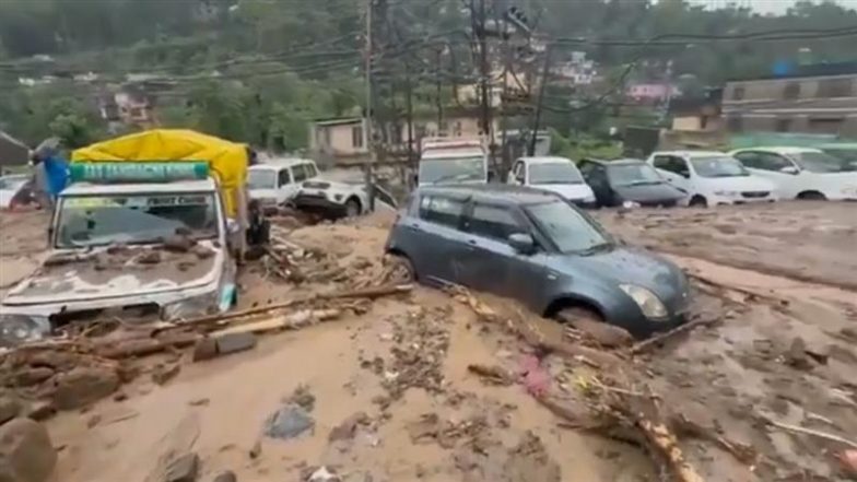 VIDEO: हिमाचल के मंडी में फटा बादल, 3 की मौत कई लापता; रेस्क्यू ऑपरेशन जारी