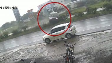 Sambhajinagar Road Accident: संभाजीनगर में भीषण सड़क हादसा! तेज रफ्तार कार डिवाइडर से टकराकर कई फीट तक घसीटते हुए गई, CCTV आया सामने