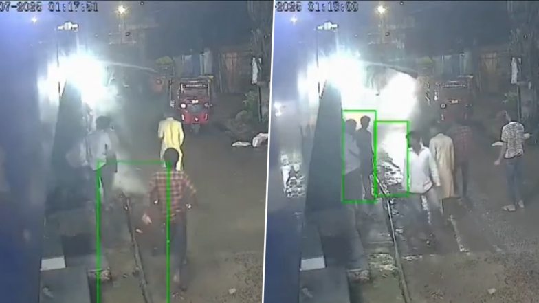 Jabalpur Shocking News: जबलपुर में 10 रुपये की चाय के पैसे बाद में देने पर विवाद, दुकानदार ने ग्राहक पर डाला खौलता पानी, हालत गंभीर; देखें वायरल VIDEO