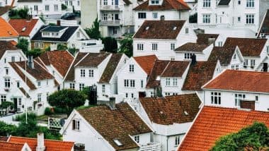 ₹100 House Scheme: गजब! यहां सिर्फ 100 रुपये में मिल रहा है घर, बस माननी होंगी 3 शर्तें! ₹100 House Scheme: गजब! यहां सिर्फ 100 रुपये में मिल रहा है घर, बस माननी होंगी 3 शर्तें!