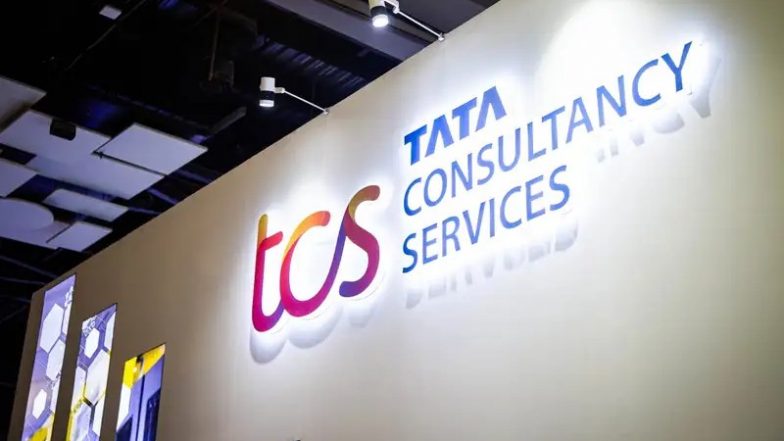 TCS का बड़ा फैसला: सीनियर लेवल की भर्तियों पर ब्रेक, सालाना इंक्रीमेंट स्थगित!