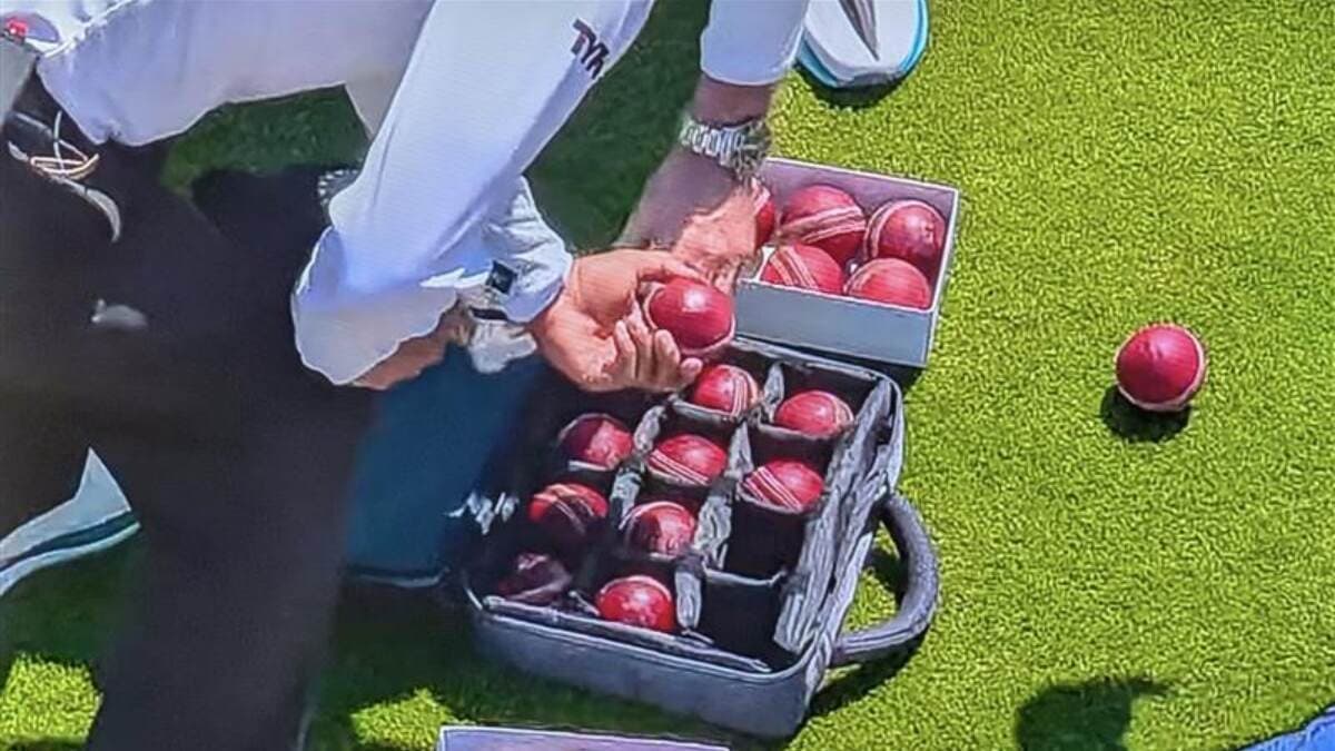 What Is Ball Change Controversy: क्या है लॉर्ड्स टेस्ट में बॉल चेंज को लेकर विवाद? ड्यूक गेंद ने भारत पर कैसा असर डाला, जिससे मचा बवाल? जानिए पूरा मामला विस्तार से What Is Ball Change Controversy: क्या है लॉर्ड्स टेस्ट में बॉल चेंज को लेकर विवाद? ड्यूक गेंद ने भारत पर कैसा असर डाला, जिससे मचा बवाल? जानिए पूरा मामला विस्तार से
